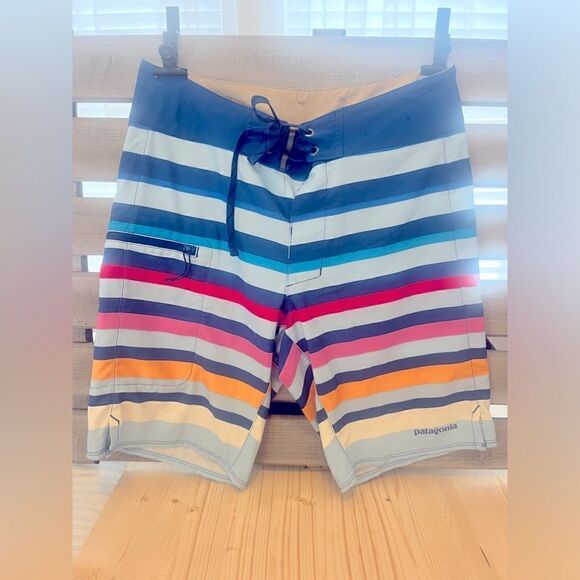 PATAGONIA Mens Size 28 striped swimming trunks.  In mint condition.  No flaws - Picture 2 of 6